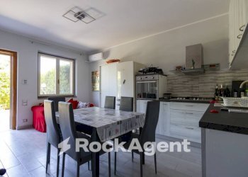 Cucina - Three-room apartment via Giosuè Carducci, 51, Montepaone - photo 10