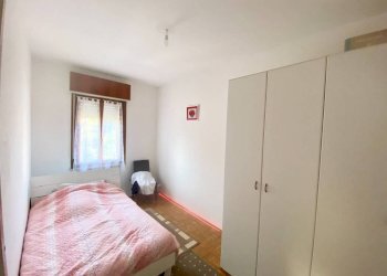 Camera da letto - Three-room apartment via Reghena, 2, Pordenone - photo 8
