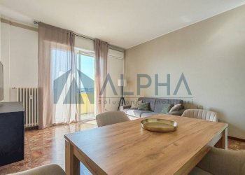 Salone - Trilocale via San Giovanni Bosco, Modena - foto 4