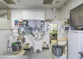 Interno non residenziale - Pastry viale Ugo Bassi, Rimini - photo 16