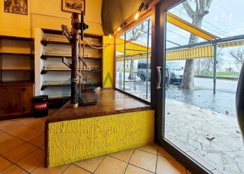 Interno non residenziale - Negozio viale San Francesco, Rimini - foto 13