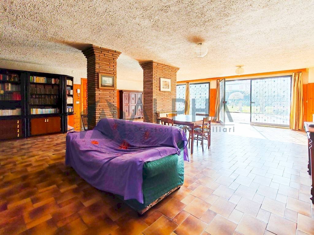 Salone - Quadrilocale via Pietro Mascagni, Castelnuovo Rangone - foto 3