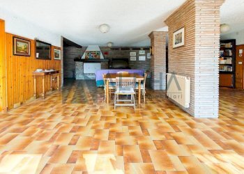 Salone - Quadrilocale via Pietro Mascagni, Castelnuovo Rangone - foto 1