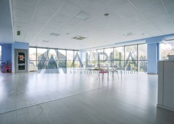 Interno non residenziale - Shop via Bolsena, Cervia - photo 1