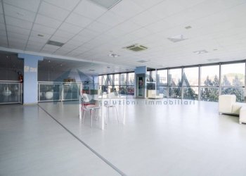 Interno non residenziale - Shop via Bolsena, Cervia - photo 3