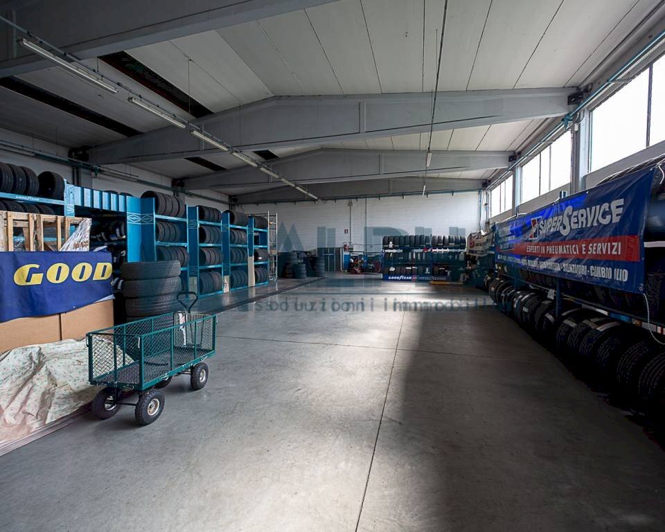 Magazzino - Capannone via Duccio Galimberti, Finale Emilia - foto 2