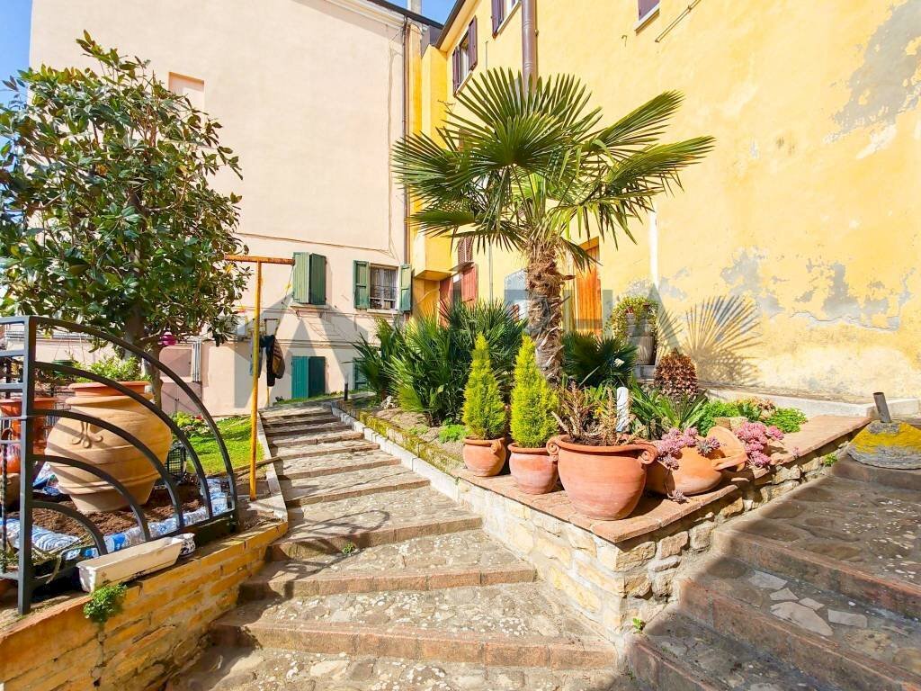 Cortile interno - Quadrilocale via Giovanni Pascoli, Sogliano al Rubicone - foto 1