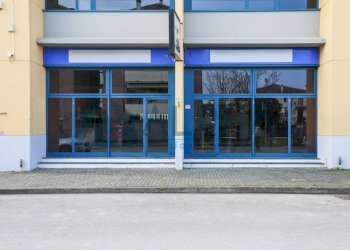 Facciata - Negozio via Carlo Seganti, Forlì - foto 2