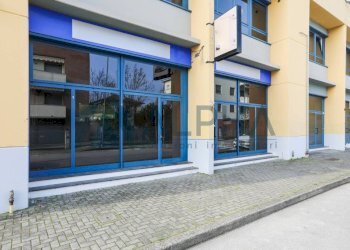 Facciata - Negozio via Carlo Seganti, Forlì - foto 17