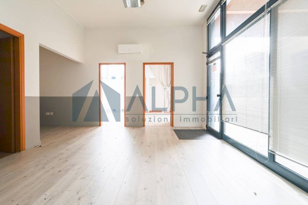 Interno non residenziale - Negozio via Carlo Seganti, Forlì - foto 2