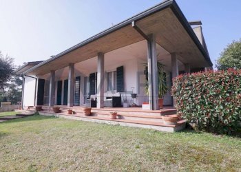 Facciata - Villa via Fiume Montone Abbandonato, Ravenna - foto 1