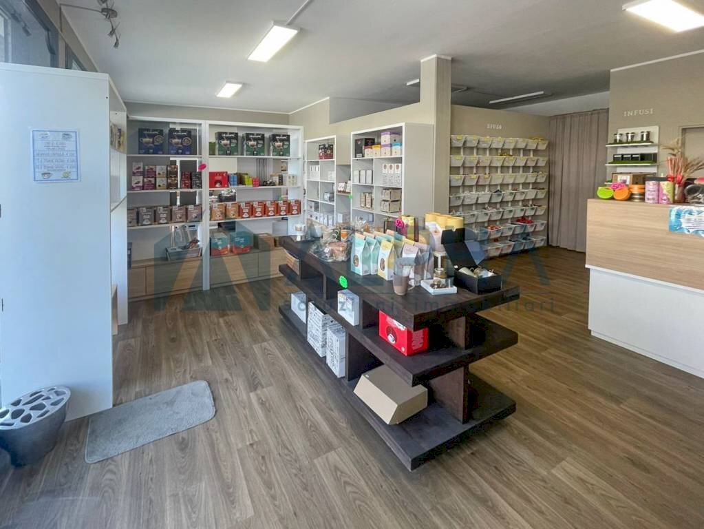 Interno non residenziale - Commercial Activity via Somalia, Forlì - photo 1