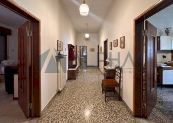 Corridoio - Quadrilocale via Ugo Foscolo, Forlì - foto 4