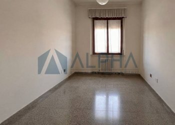 Camera da letto - Quadrilocale via Ugo Foscolo, Forlì - foto 14