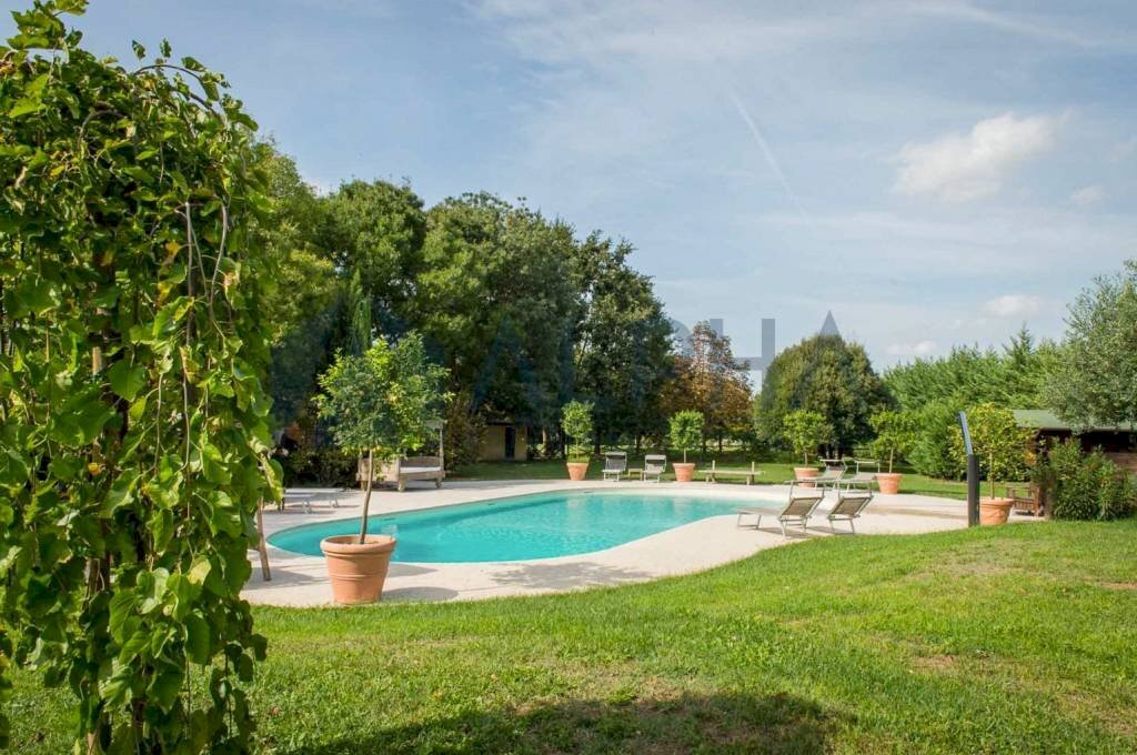 Piscina - Villa via Gambellara, Ravenna (neighborhood San Pietro in Vincoli) - photo 1