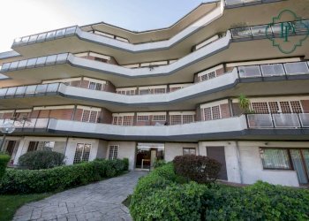 Facciata - Apartment via Nicolò Piccolomini, Roma - photo 47