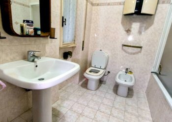 Bagno - Three-room apartment via Ludovico De Filippi, 10, Roma (neighborhood Lido di Ostia) - photo 19
