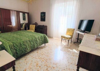 Camera da letto - Three-room apartment via Ludovico De Filippi, 10, Roma (neighborhood Lido di Ostia) - photo 17