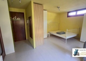 One-room apartment via E. Chanoux, Saint-Pierre - photo 2