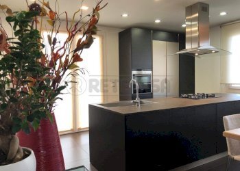 WhatsApp Image 2020-10-30 at 19.15.44 (1).jpeg - Three-room apartment Via Copernico 6, Bassano del Grappa - photo 2