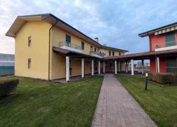 ESTERNO - Trilocale Via Sant'Ubaldo 10, Sarego - foto 1