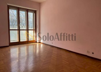 8.jpg - Trilocale Corso Svizzera, Torino (zona Campidoglio) - foto 4