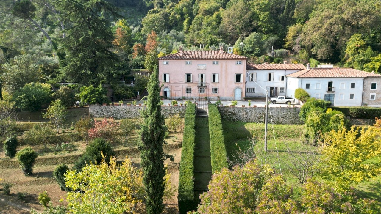 Prestigiosa villa storica Lucca (4).JPG - Villa Via del Cimitero ⅩⅩⅠⅠⅠ 676, Lucca - foto 1