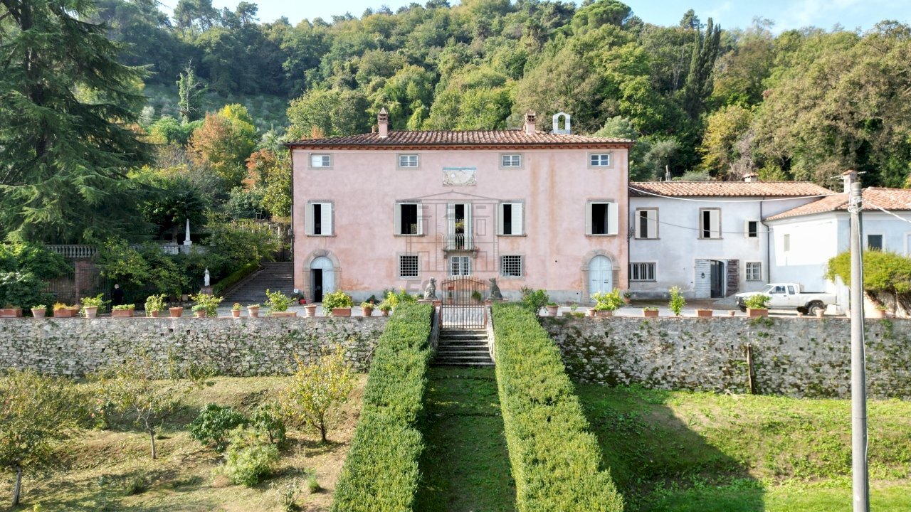 Prestigiosa villa storica Lucca (2).JPG - Villa Via del Cimitero ⅩⅩⅠⅠⅠ 676, Lucca - foto 3