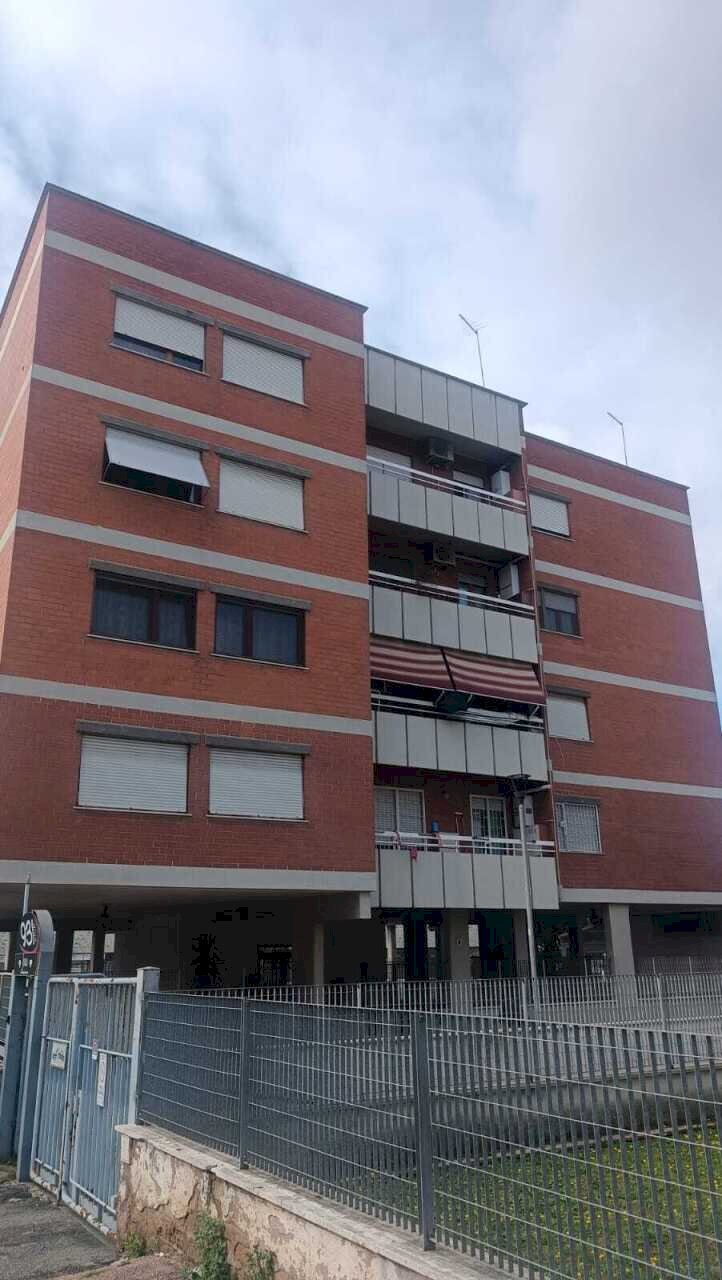 Palazzina - Quadrilocale Via Passo Corese, Roma - foto 1