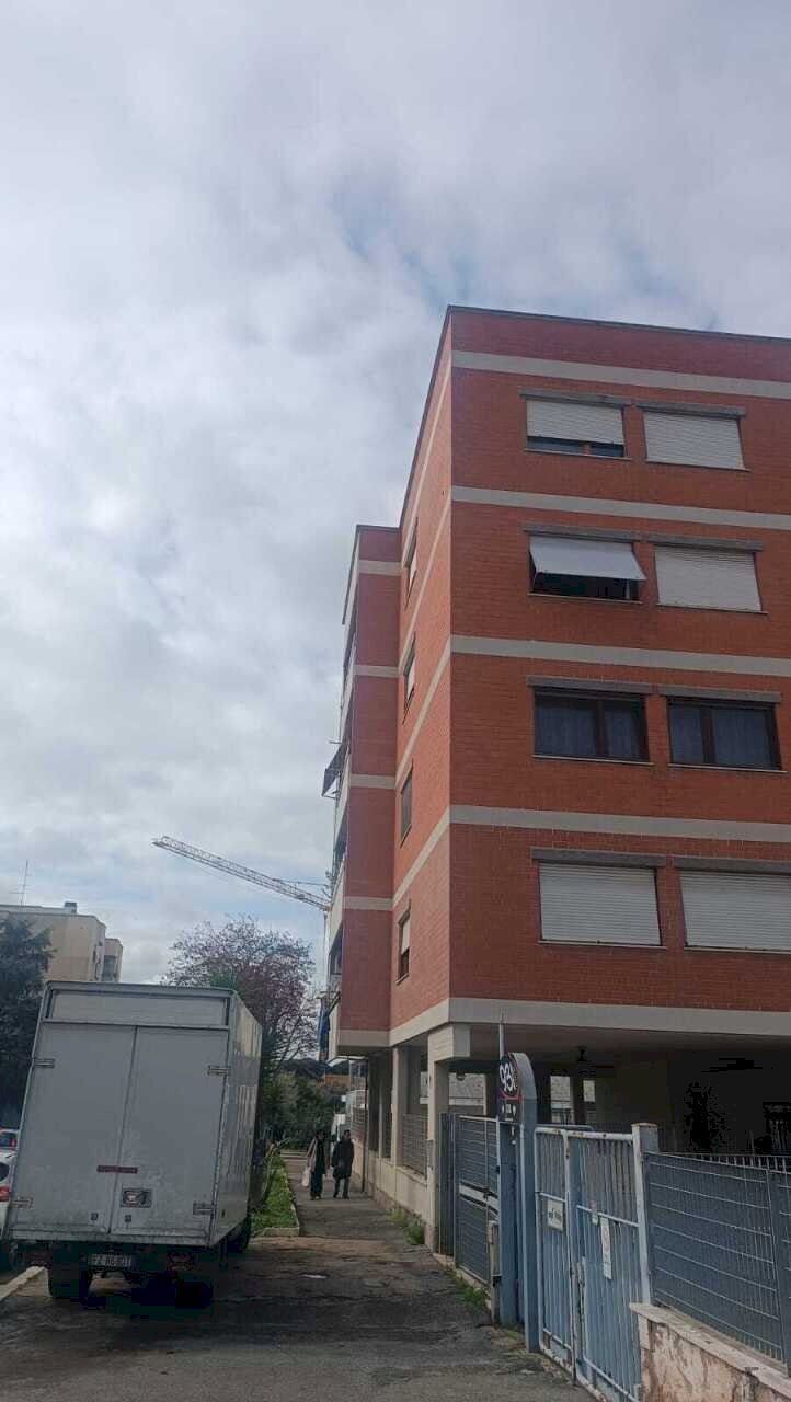 Palazzina - Quadrilocale Via Passo Corese, Roma - foto 3