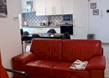 Soggiorno con angolo cottura - Quadrilocale Via Passo Corese, Roma - foto 12