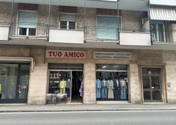 WhatsApp Image 2026-03-09 at 09.38.52 (1).jpeg - Locale Commerciale Via Magenta 15, Chiavari - foto 1