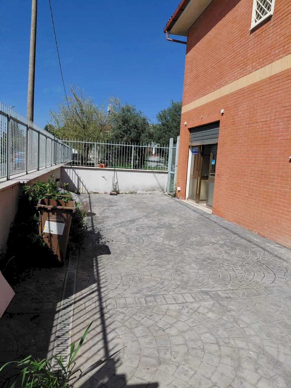 WhatsApp Image 2026-03-19 at 11.31.52 (1).jpeg - Commercial Premises Via A. La Marmora 100, Guidonia Montecelio - photo 2