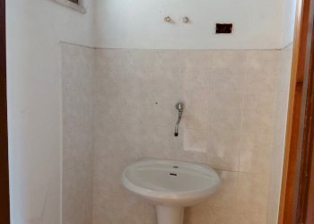 WhatsApp Image 2026-03-19 at 11.31.53 (4).jpeg - Commercial Premises Via A. La Marmora 100, Guidonia Montecelio - photo 6