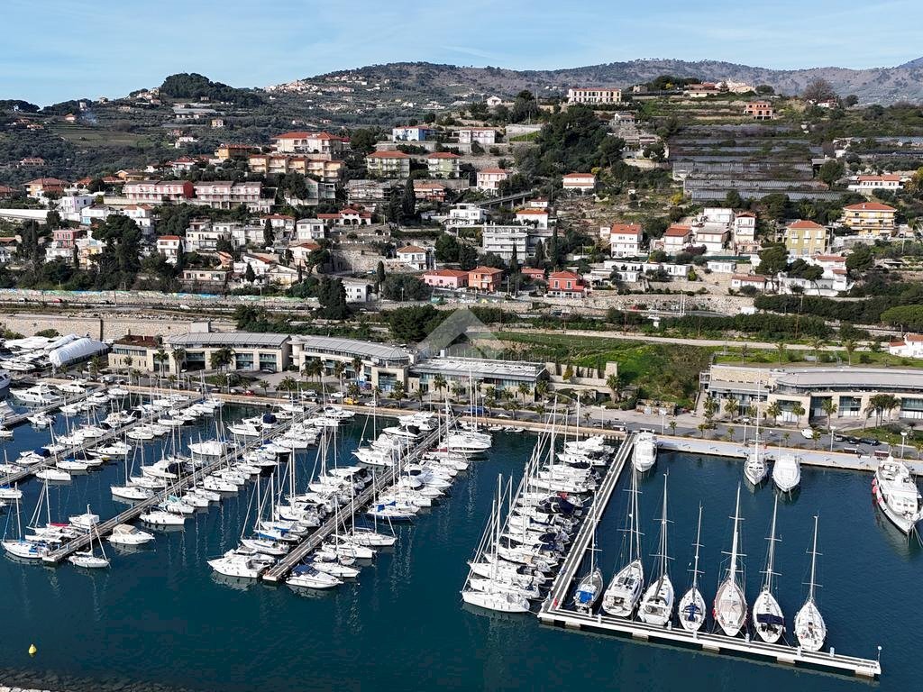 Box Via aurelia, San Lorenzo al Mare - foto 1