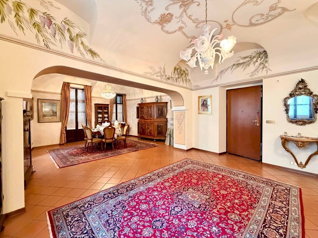 Apartment Bra - photo 1