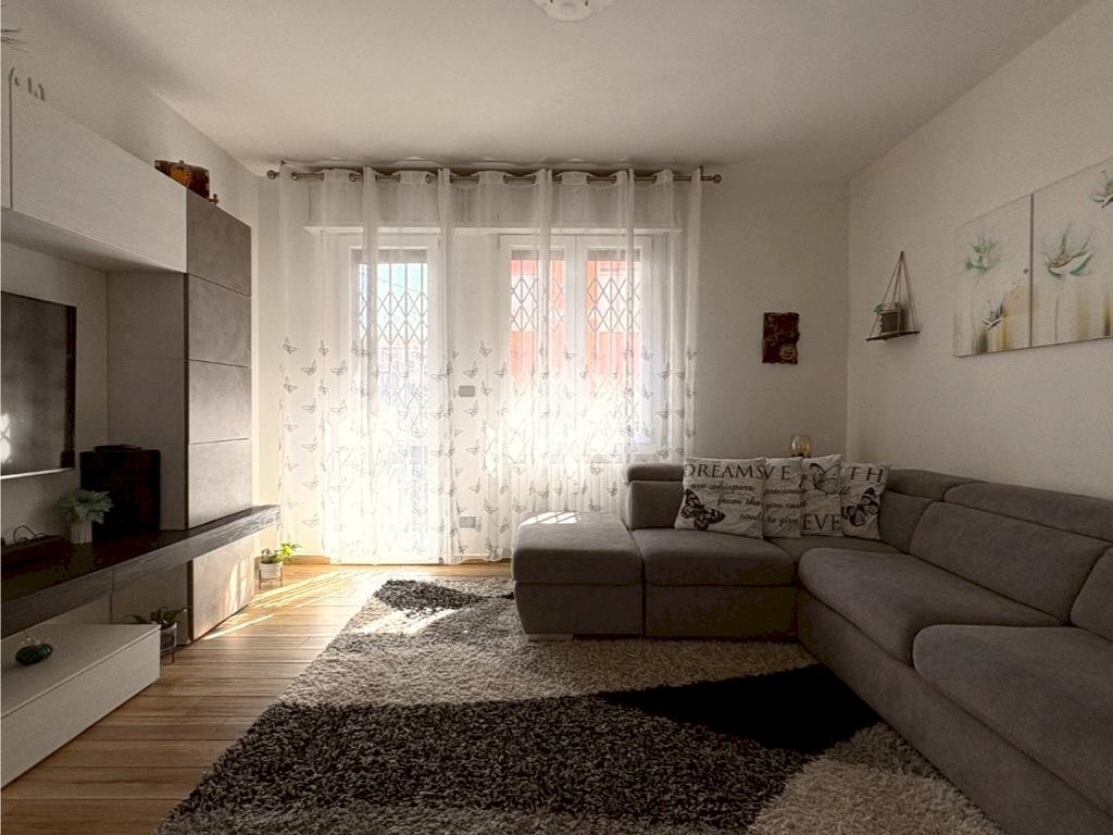 Four-room apartment Via alfonso torreggiani, Budrio - photo 2