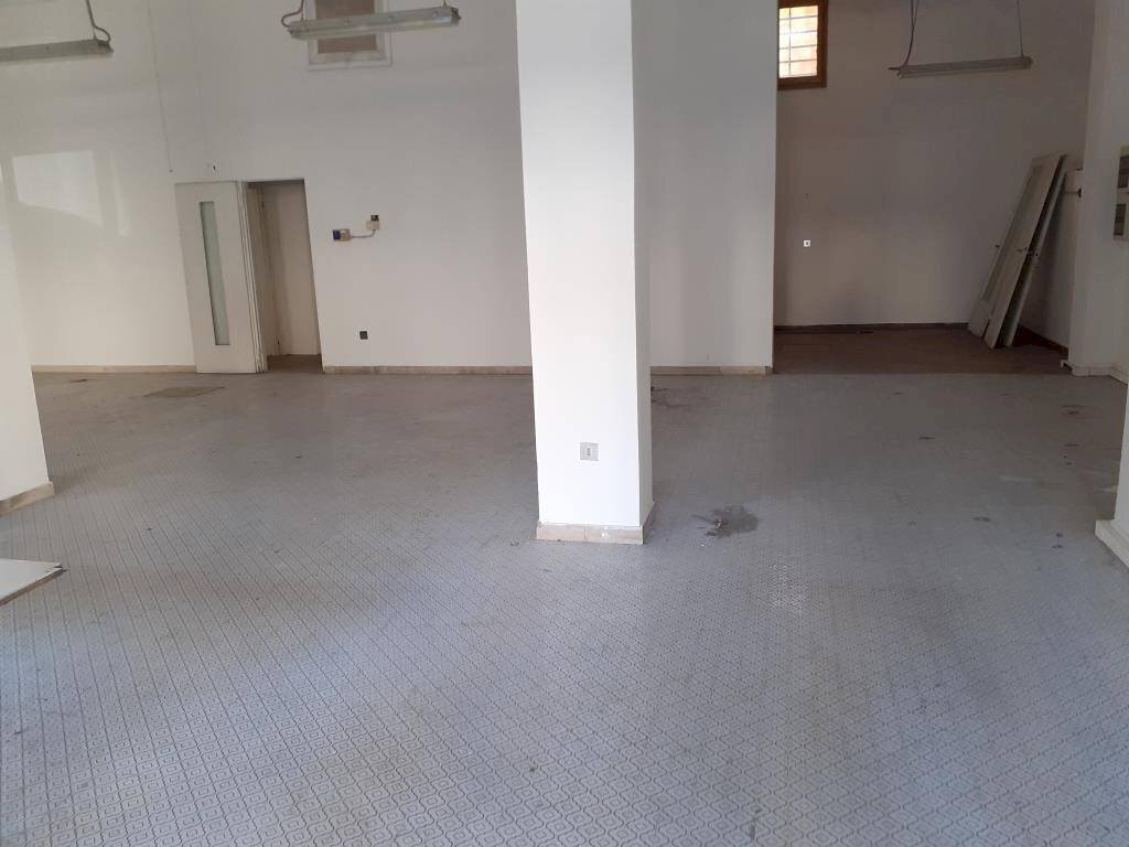 Negozio Via Cesarea, 96, Ravenna - foto 3