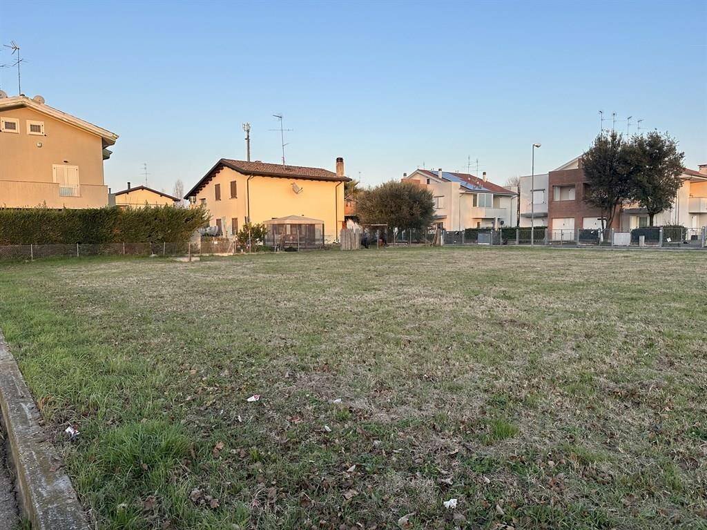 Terreno edificabile Russi - foto 1