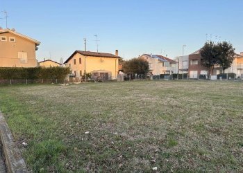 Terreno edificabile Russi - foto 1