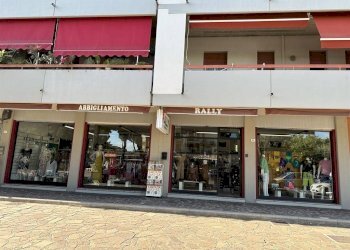 Negozio Viale publio virgilio marone, 43, Ravenna - foto 1