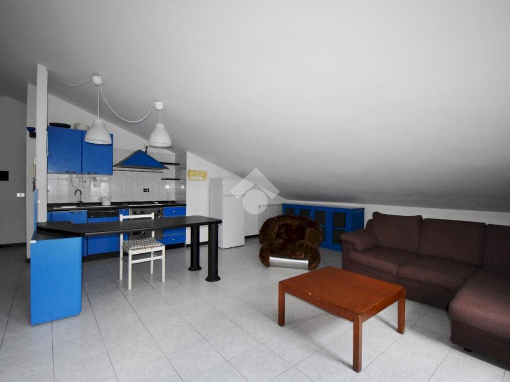 Three-room apartment Via Crea, Ivrea - photo 1