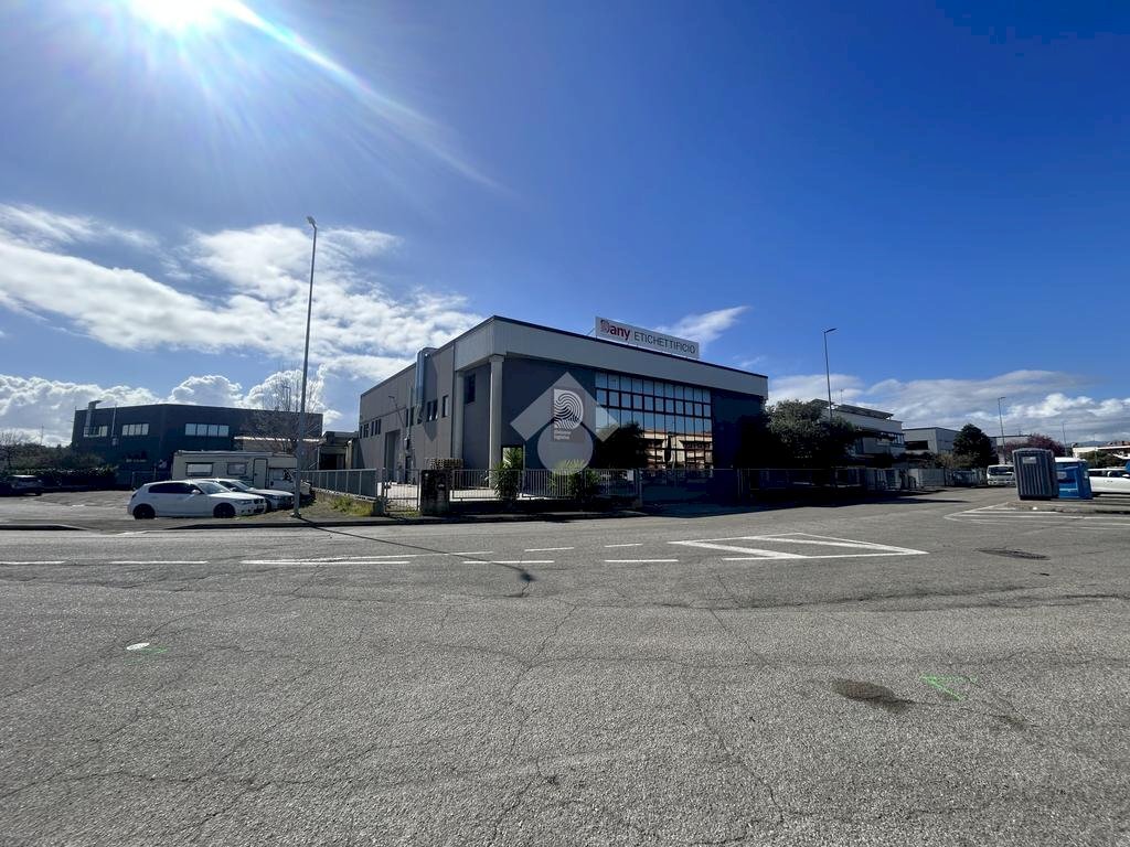 Capannone Viale Raibano, Riccione - foto 1