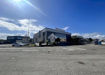 Capannone Viale Raibano, Riccione - foto 1