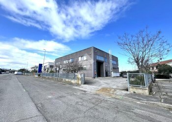 Capannone Viale Raibano, Riccione - foto 6