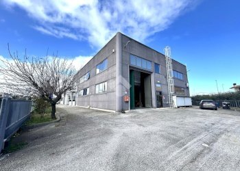 Capannone Viale Raibano, Riccione - foto 11