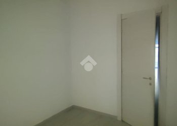 Shop via giovanetti, Genova (neighborhood Sampierdarena) - photo 6