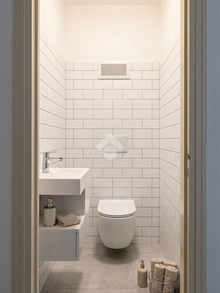 Shop Centro Via Emilia San Pietro, Reggio nell'Emilia - photo 3