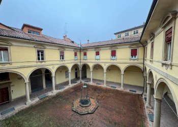Cortile interno - Appartamento Via Arienti, Bologna (zona Castiglione) - foto 2