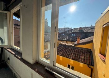 Vista - Trilocale Via Altabella, Bologna (zona Centro Storico) - foto 10